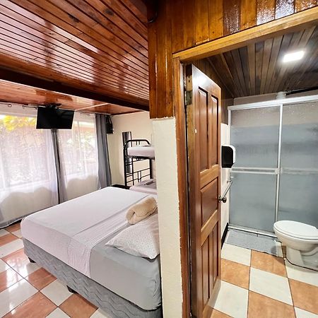 Rio Danta Hostel La Fortuna Exteriör bild