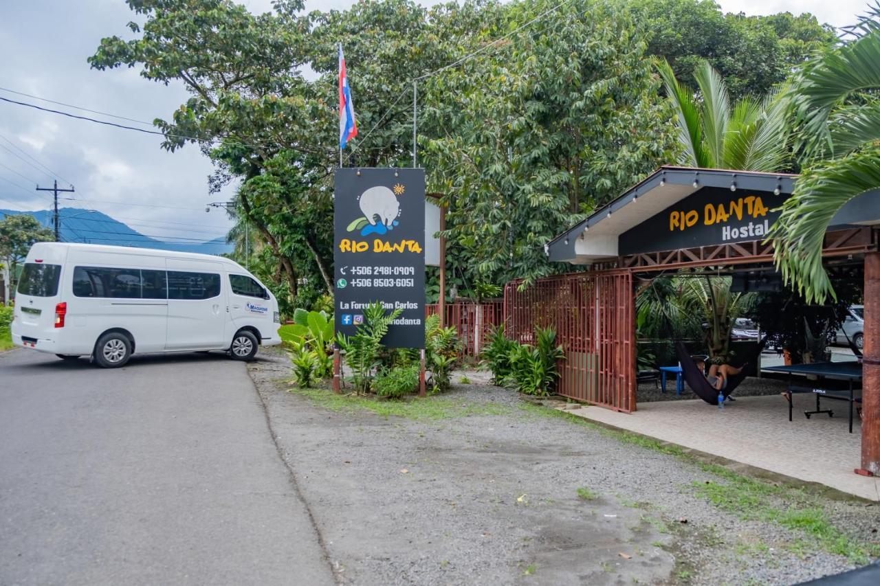 Rio Danta Hostel La Fortuna Exteriör bild
