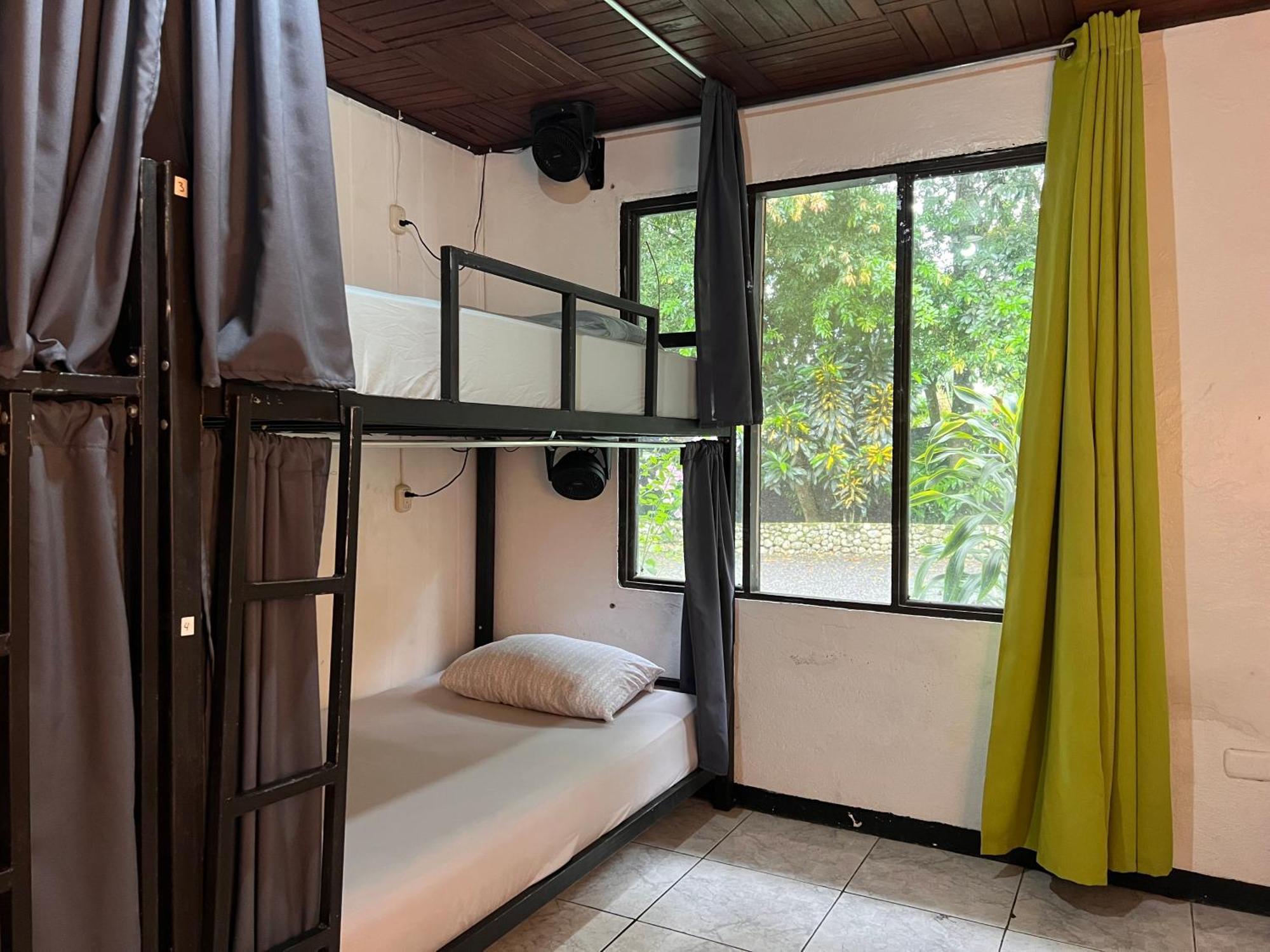 Rio Danta Hostel La Fortuna Exteriör bild