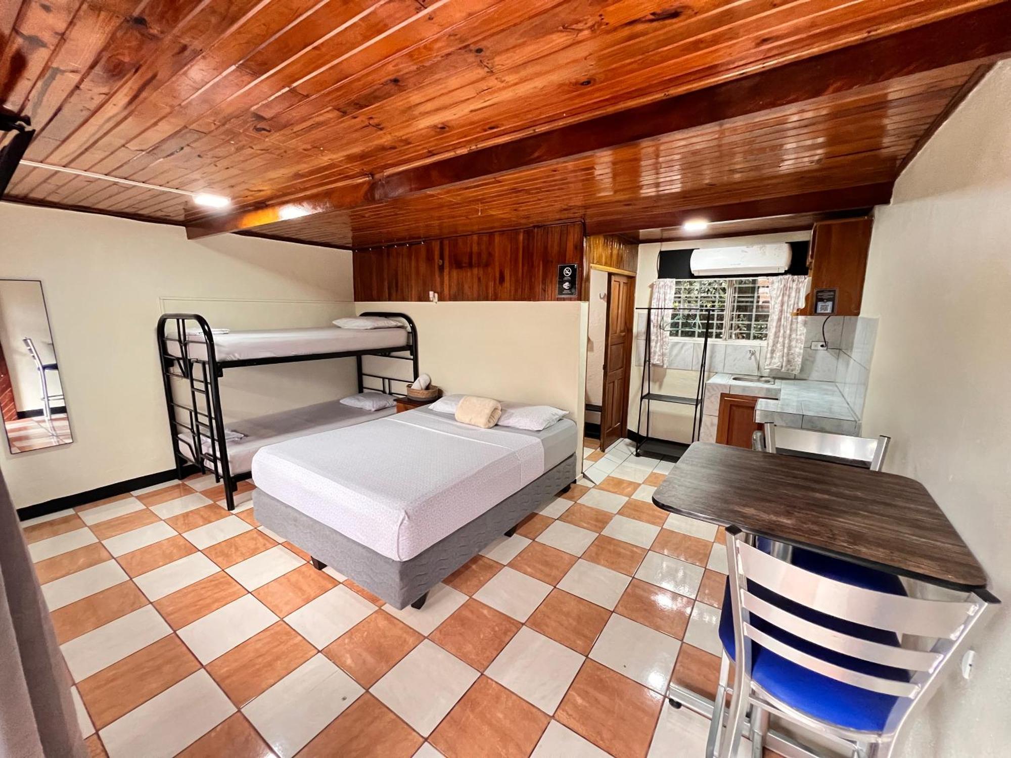 Rio Danta Hostel La Fortuna Exteriör bild